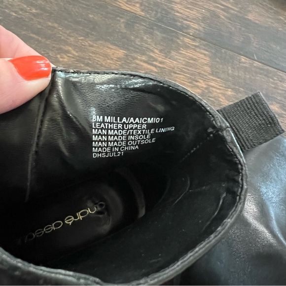 Andre Assous Milla Lug Sole Bootie NWOT - Picture 5 of 7